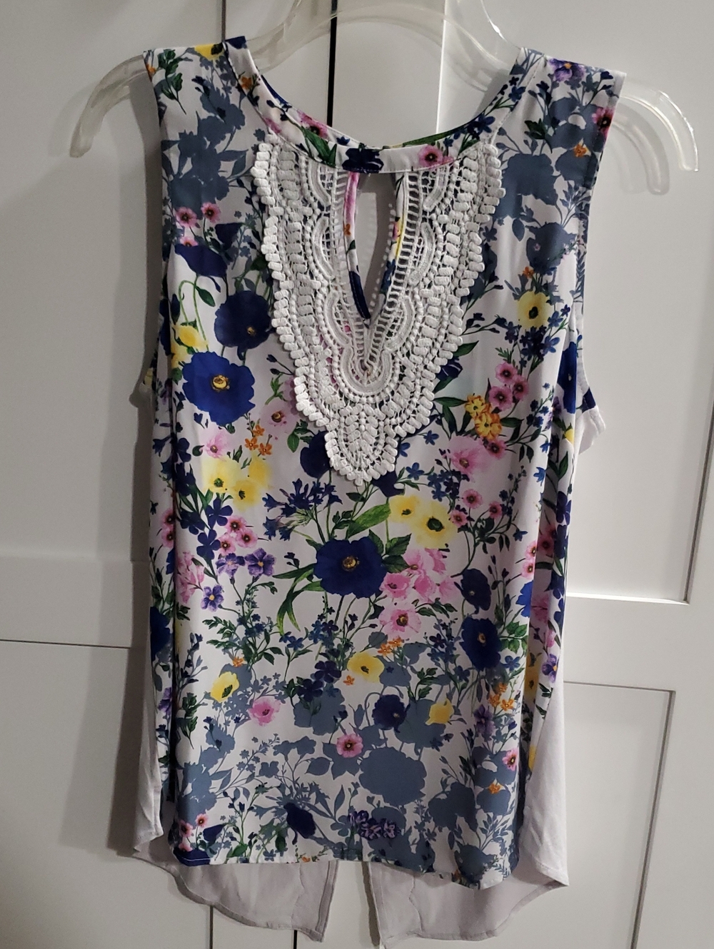 Daniel Rainn Floral Crochet Yoke Sleeveless Camisole in White and Navy